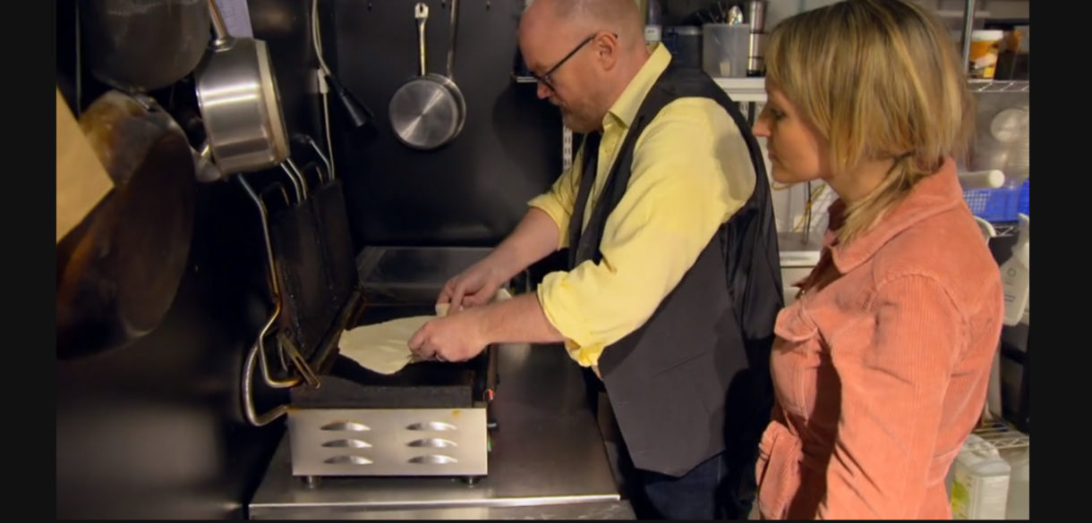 Getting your Wrap to Roll - Food Unwrapped Dan Lepard Kate Quilton